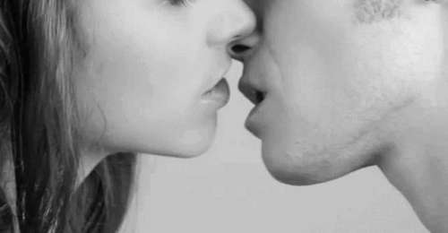 single-lip-kiss.gif